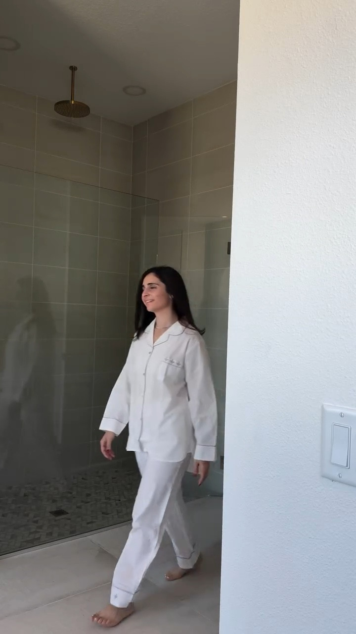 #ad As a mom in my 30s it was time to upgrade my pajamas and I am loving this gorgeous set from @jacarandaliving! Gorgeous linen fabric that is so comfortable and elegant. Comment SHOP to spoil yourself today #jacarandaliving