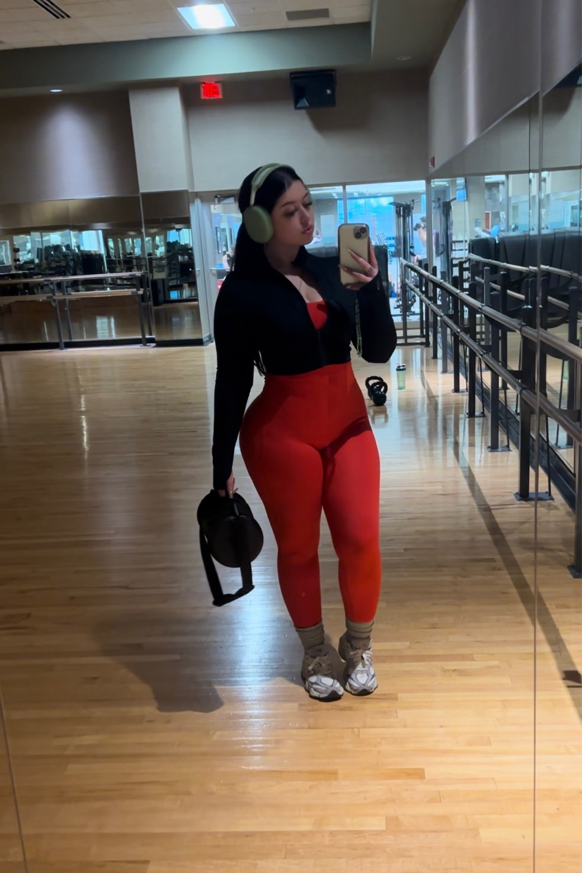 leg day outfit♥️ 
jumpsuit, crop zip up, sneakers & 
gym bag

#LTKfitness #LTKGiftGuide #LTKfindsunder50