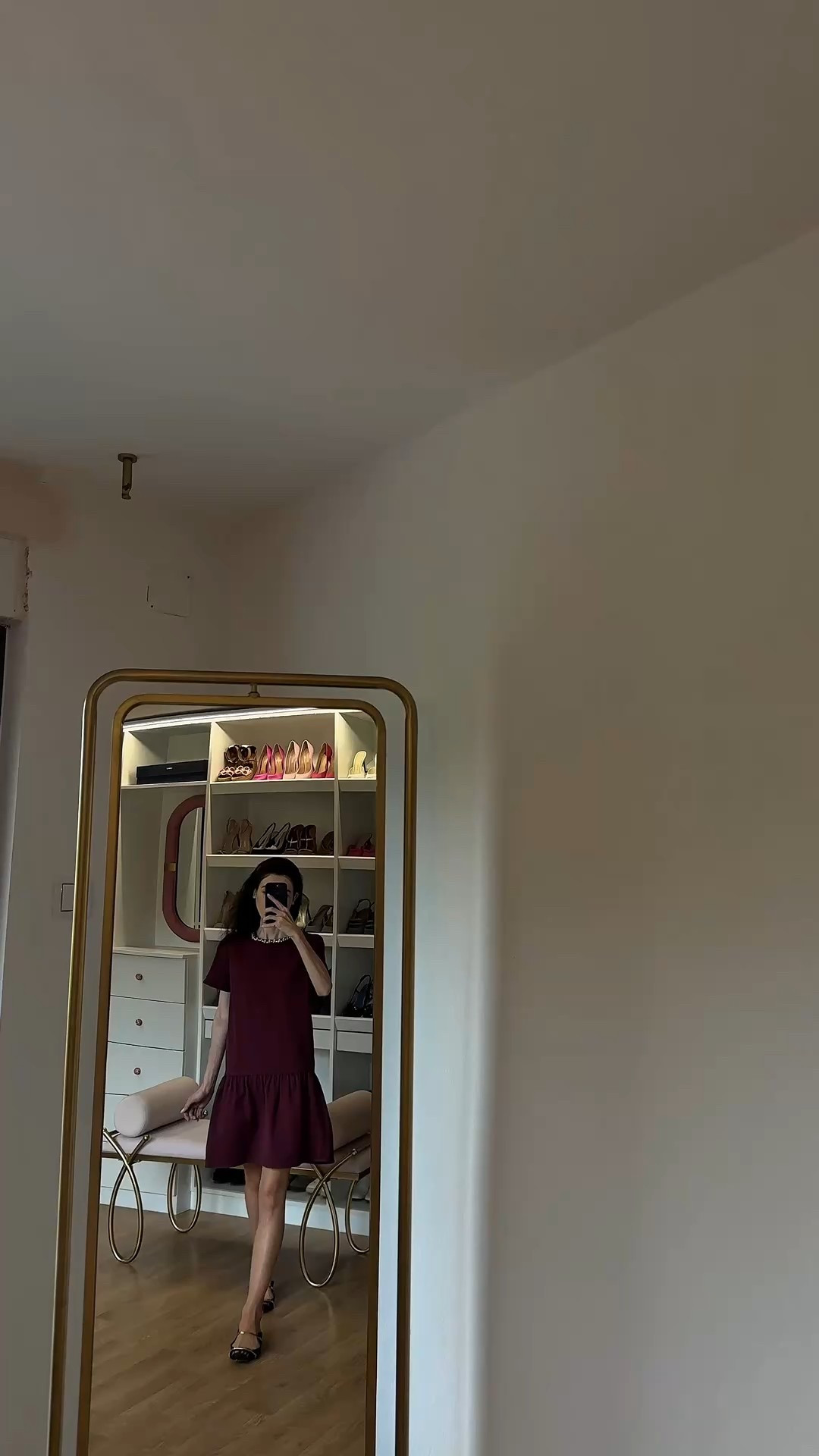 Burgundy denim dress, short dress, flounce dress, autumn dress, fall dress, standard cocktail dress, fall party dress, Thanksgiving Day dress, Thanksgiving Day party outfit

#LTKParties #LTKSeasonal #LTKFindsUnder50