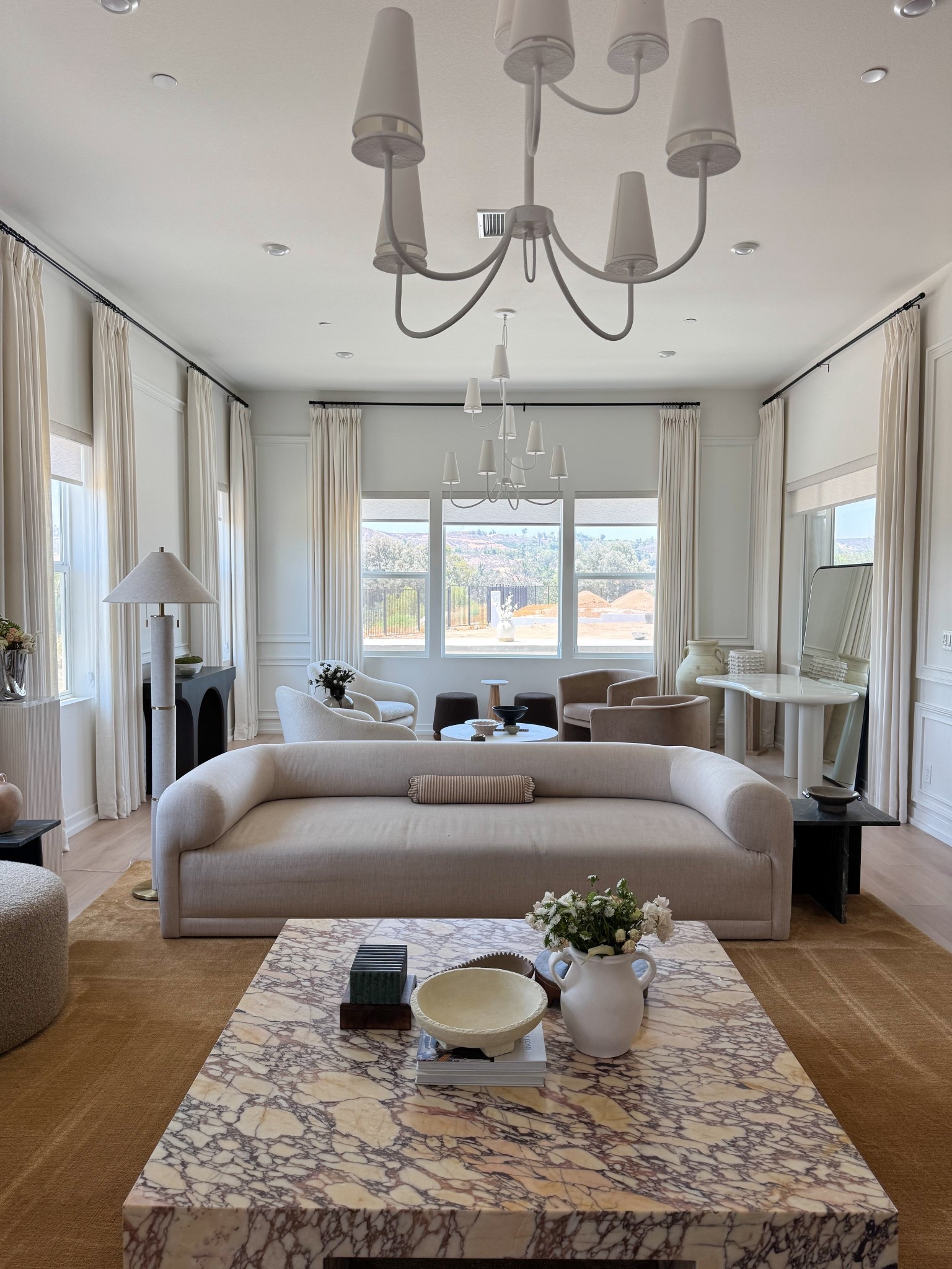 Living room links- sofas, rug, decor, etc 

#LTKHome