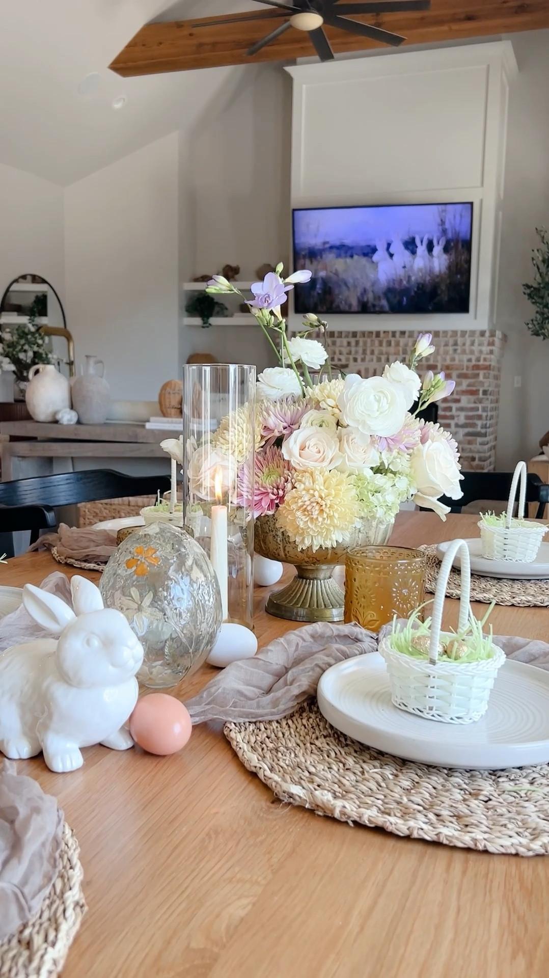 Easter table
Decor #easter #easter2025 #easterdecor #eastertabledecor 

#LTKSeasonal #LTKHome
