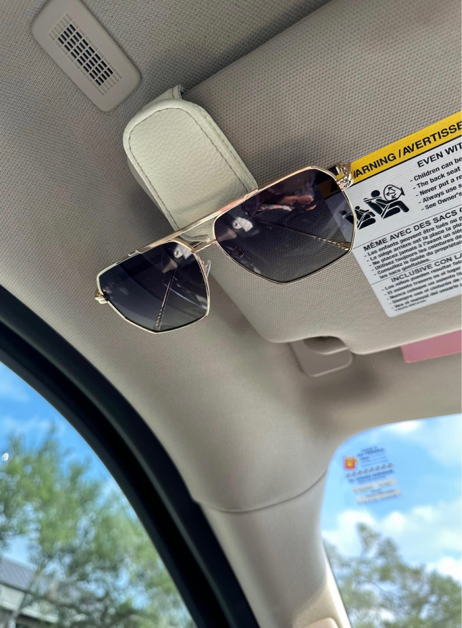  KIWEN Sunglasses Holders for Car Sun Visor, Magnetic