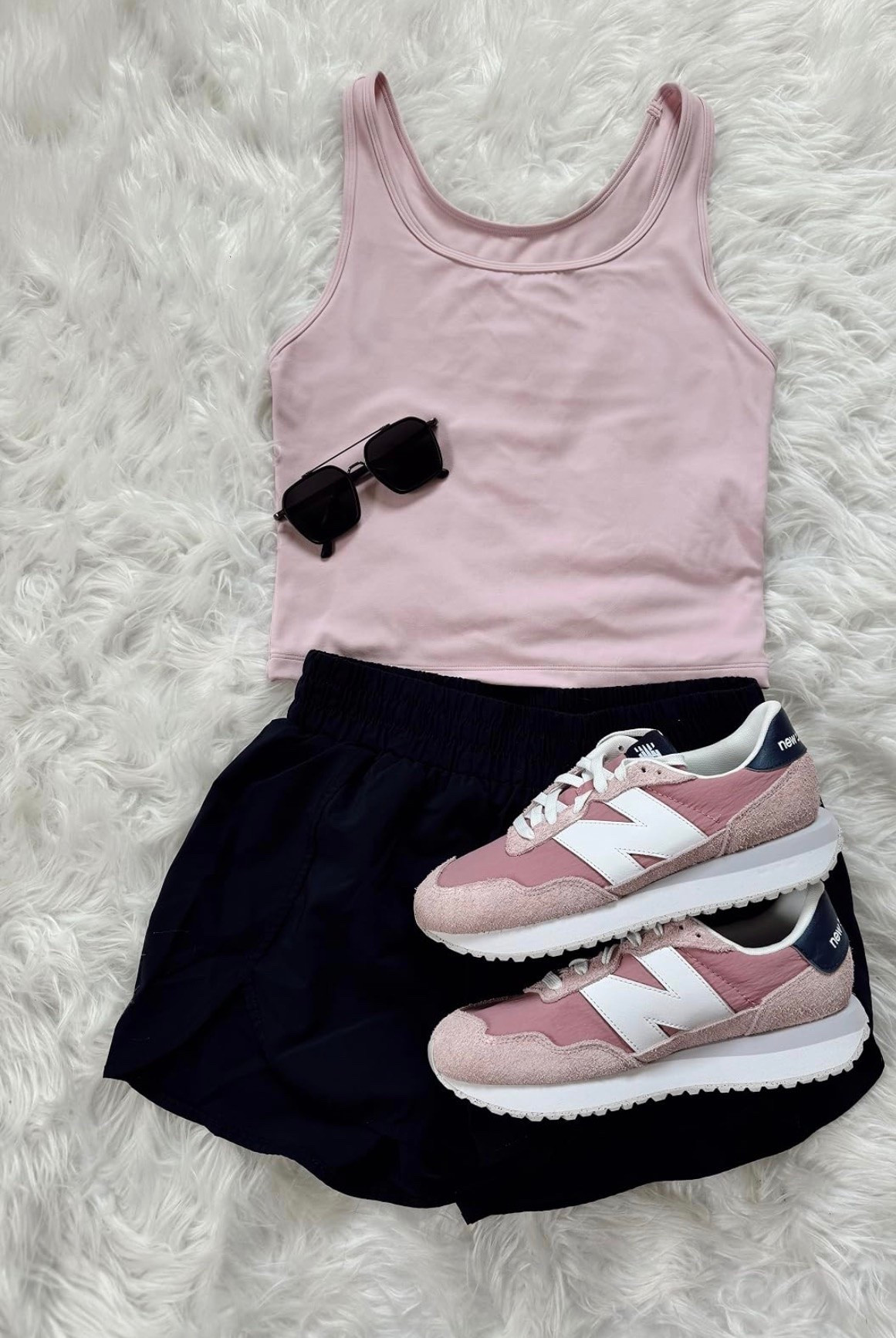 Love the new balance shoes! They are so cute!

#LTKdayinmylife #LTKmorningroutine #LTKfitnessgoals