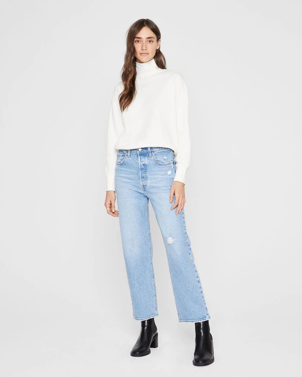 Levi’s® Ribcage Straight Ankle Jeans | Club Monaco (Global)