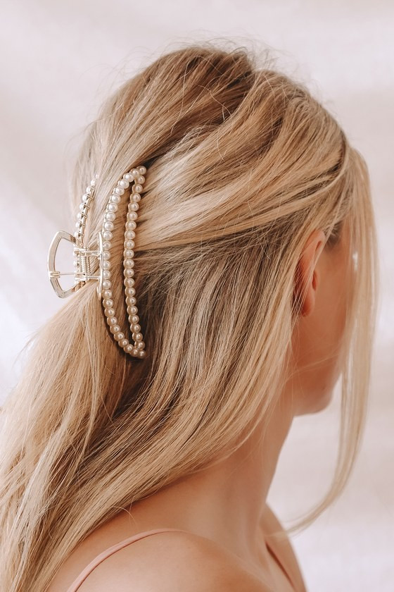 Timeless Piece Gold Pearl Hair Clip | Lulus
