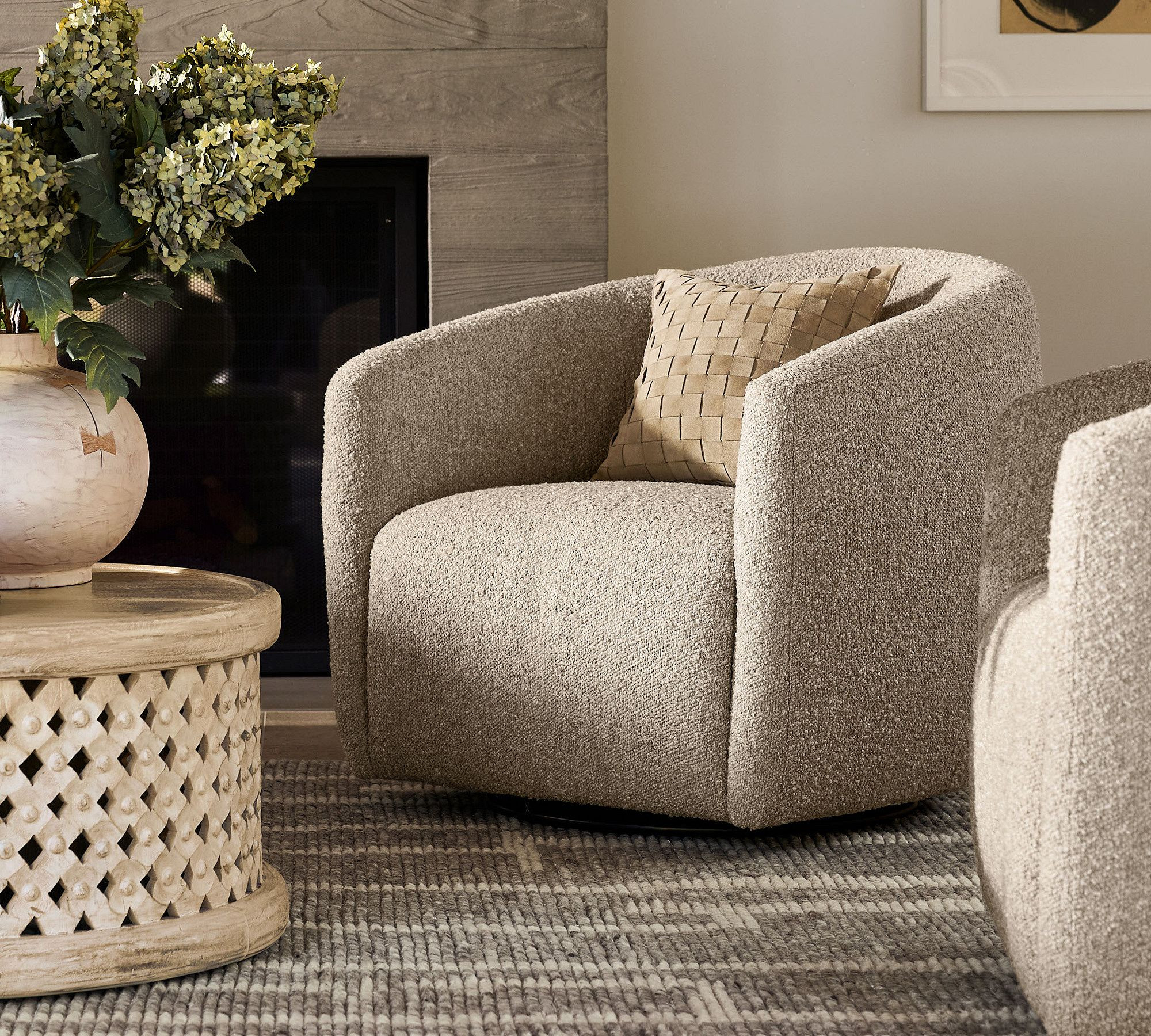 Found so many Pottery Barn pieces I’d happily add to my fall home 🍂🤍 The Labor Day sale is such a good excuse to finally refresh those bigger furniture pieces—sofas, sectionals, dining sets, coffee tables, beds, and accent chairs included.
#PotteryBarn #LaborDaySale #PotteryBarnFinds #FallHomeRefresh #FurnitureSale #FurnitureInspo #LivingRoomIdeas #SofaFinds #SectionalFinds #DiningRoomDecor #CoffeeTable #BedroomRefresh #AccentChairFinds #FallInterior #HomeStyle 

 #LTKSeasonal #LTKHome #LTKSaleAlert