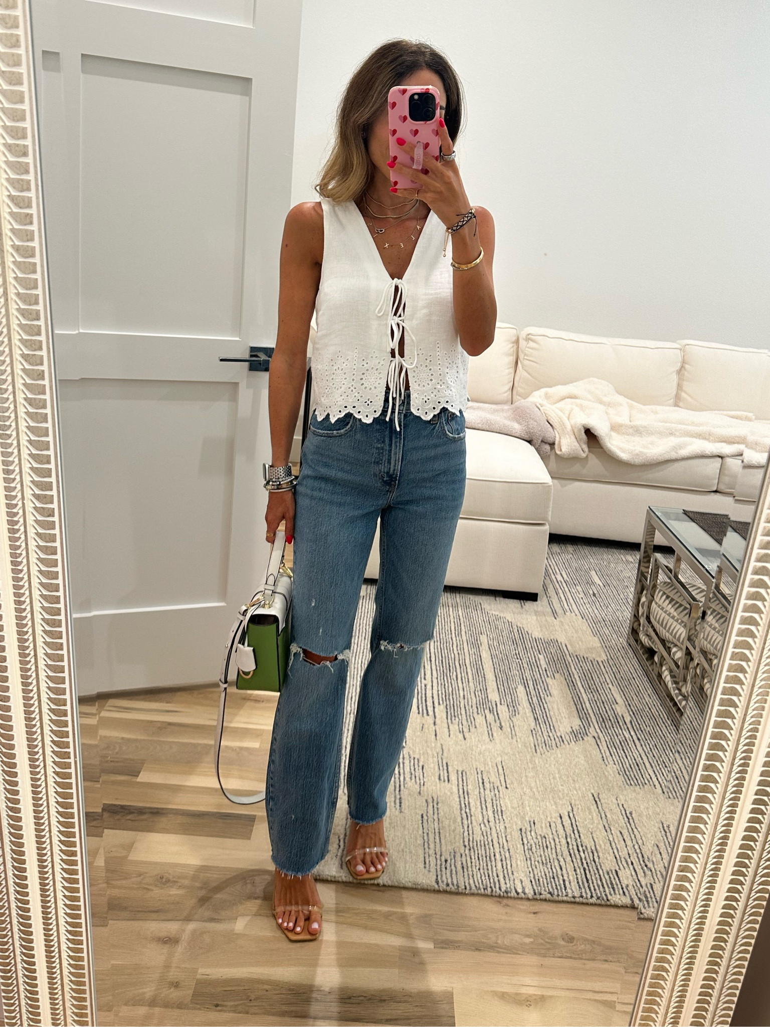 90s straight jeans size 24 x short white top size xxs code AFBELBEL 

#LTKFindsUnder50 #LTKxAF #LTKFindsUnder100