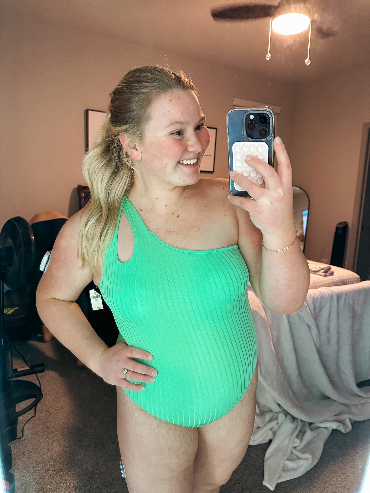 Aerie green one piece 1 shoulder! Super cute and on sale 

#LTKswim #LTKcurves #LTKU