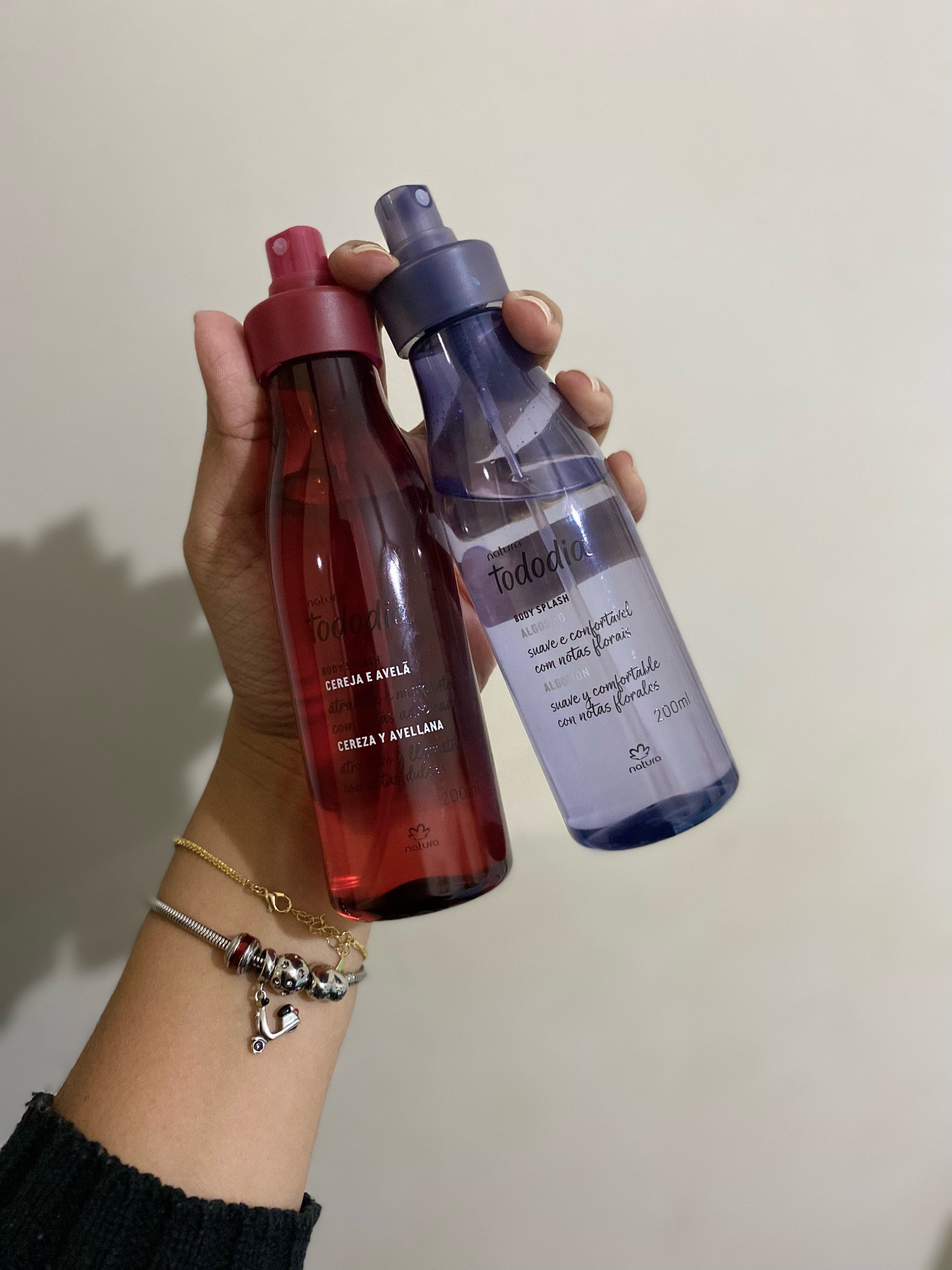 Olá 😉 hoje venho mostrar pra vocês meus queridinhos do momento 🫶🏼.
É ideal para você que ama estar sempre perfumada mais de uma forma bem suave ❤️ Experimente você tbm ✅ 

 

#LTKfamily #LTKbrasil #LTKbeauty