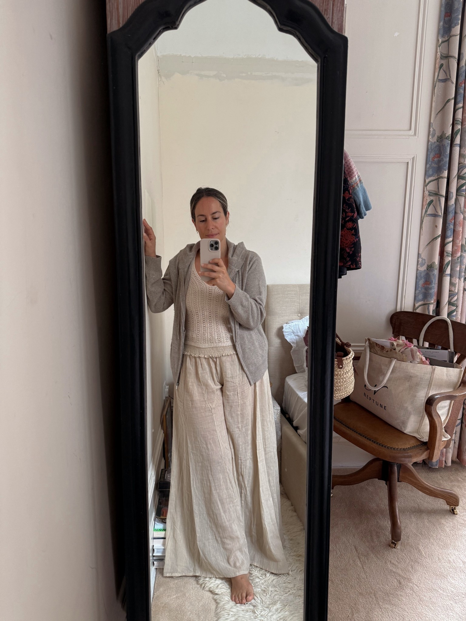 Travel outfit 🖤

#LTKsummer #LTKmidsize #LTKtravel