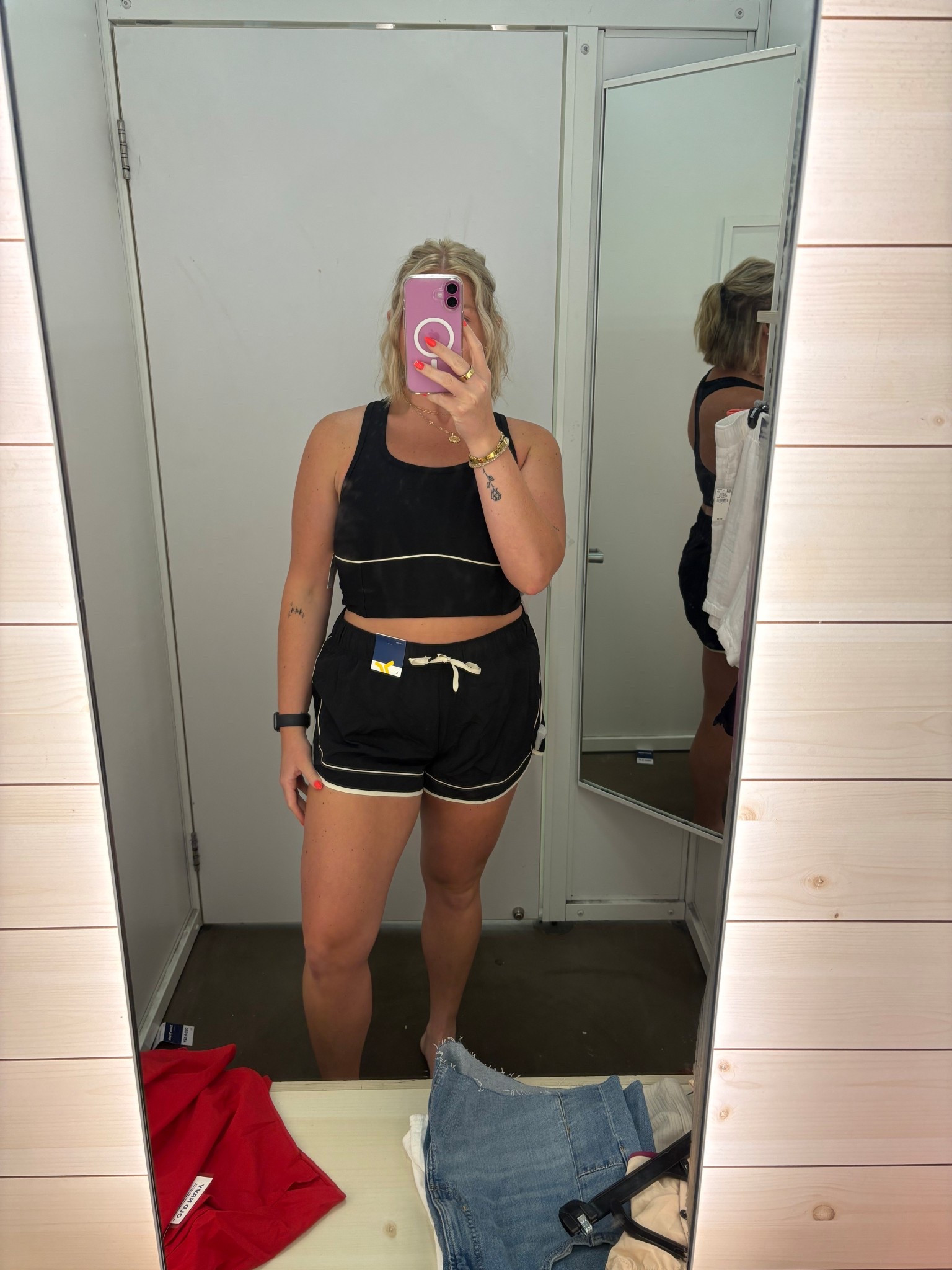 old navy activewear set! wearing a L in the shorts and M in the top

#LTKMidsize #LTKFindsUnder50 #LTKActive