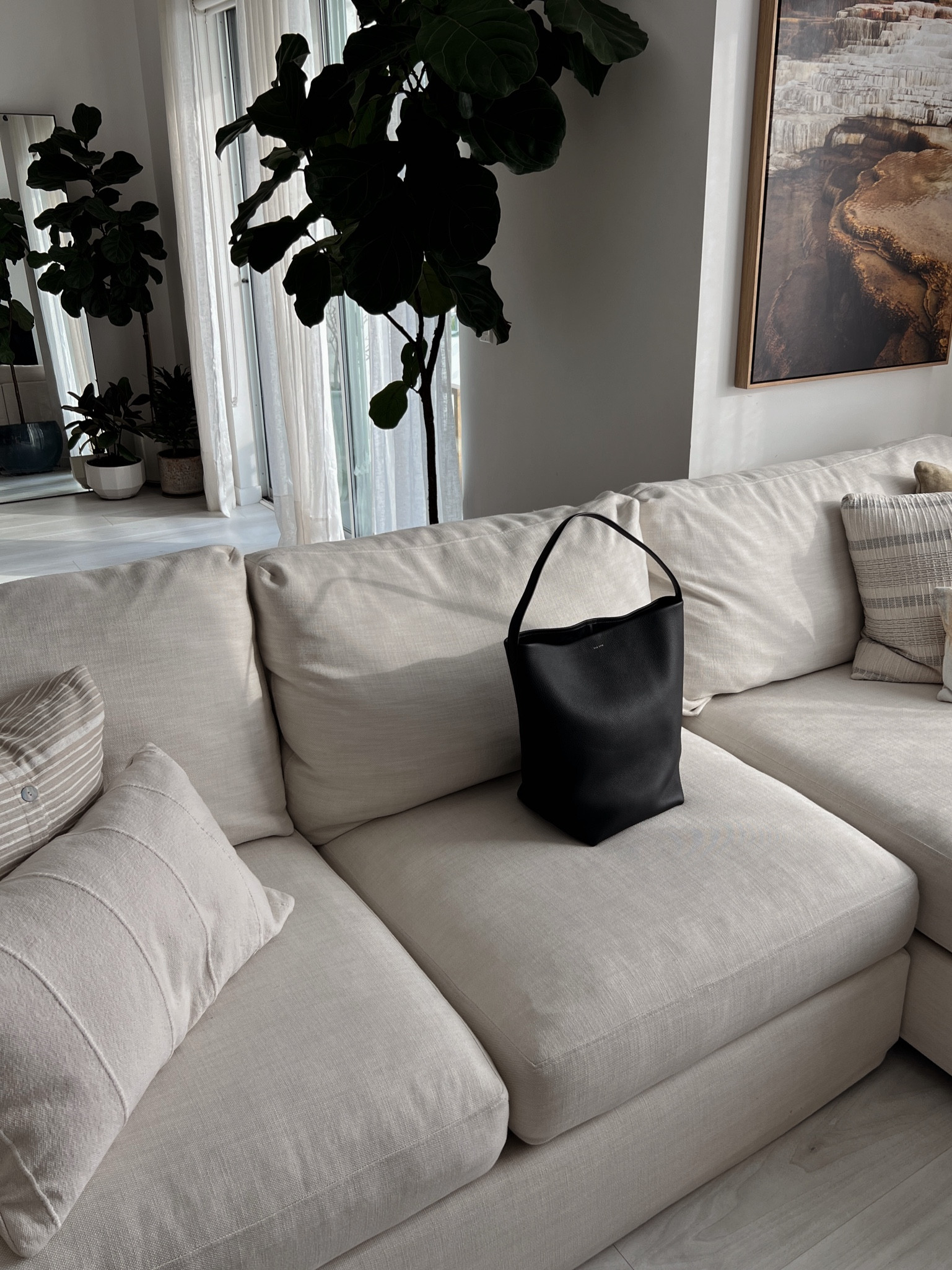 The Row N/S Park Tote 



#LTKitbag #LTKover40 #LTKtravel