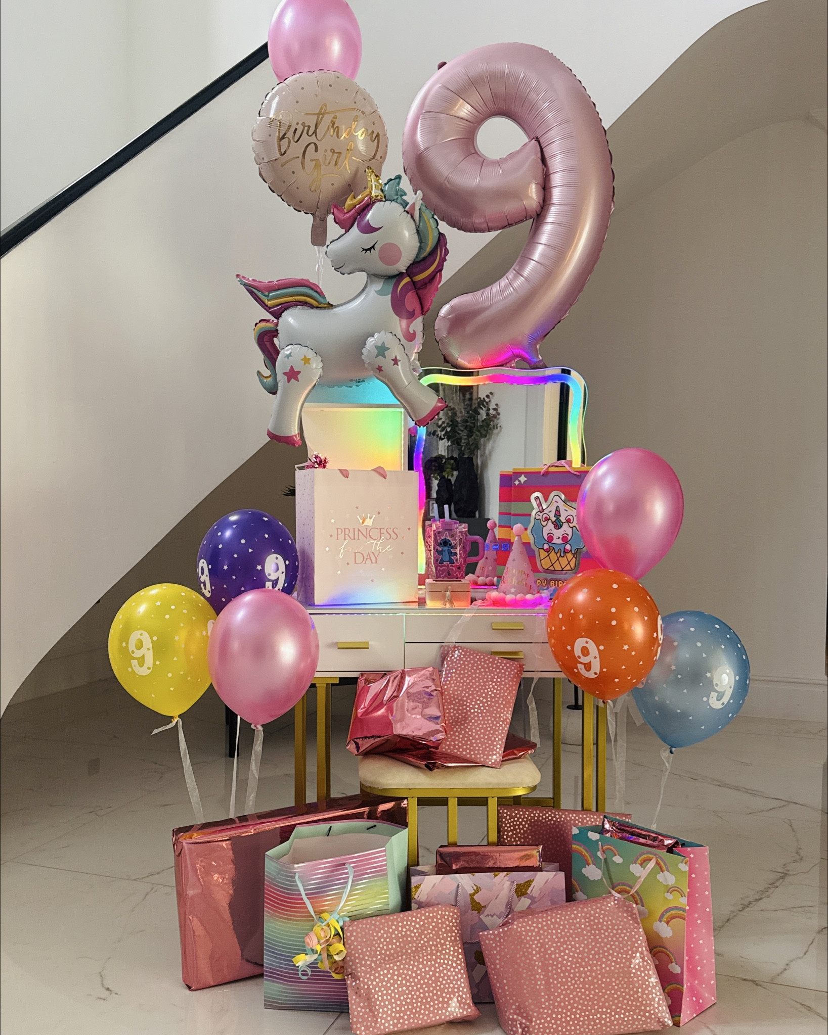 Colour changing dressing table 😍🌈❤️

#LTKkids #LTKhome #LTKgiftguide