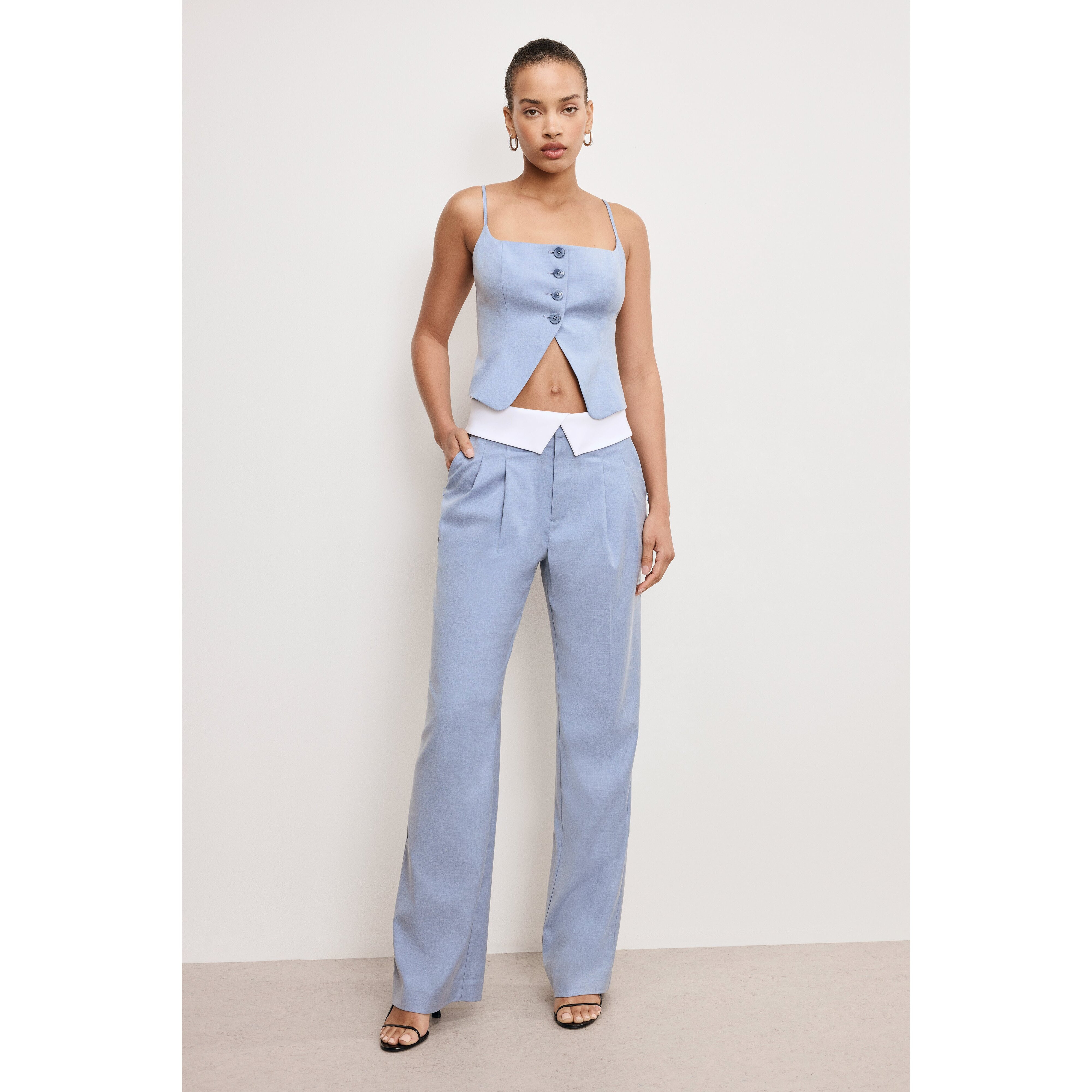 Women's Twill Suiting Foldover Wb Trouser Pant | Crosshatch Blue, Size 15 Plus | Good American by Khlo� Kardashian | Good American