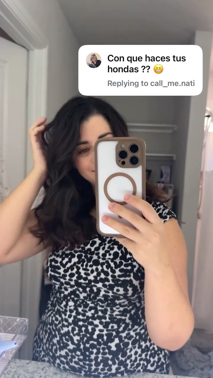 Mi rizador de confianza ✨
Conair Infiniti de cerámica turmalina (3/4”) 🤍
Le removí la parte de arriba porque así tengo más precisión al agarrar el rizo y el resultado me encanta 🔥

Este modelo exacto ya no está disponible (lo tengo hace 4 años), pero la misma marca lo sacó en otros colores con el mismo diseño.

✨ Arreglarme en la mañana es mi pequeña motivación… cuando me arreglo, todo fluye mejor ✨

Comenta SHOP para el link 🔗✨

#hairtools #hairroutine #curlyhairtools #conair #beautyfinds hairinspo amazonbeauty hairstyling