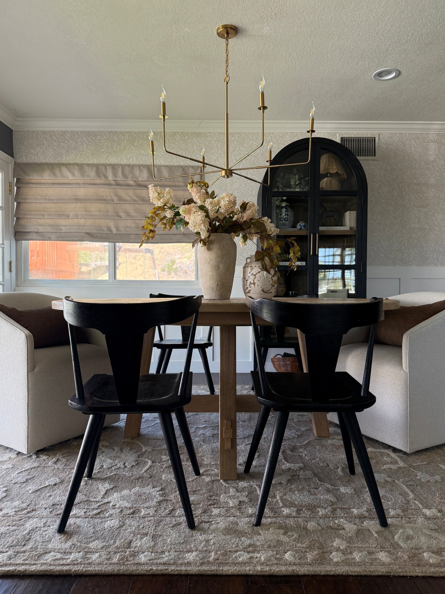 Spring dining room refresh with Loloi
Featured here is the Dorthea khaki Dove rug from the Chris Loves Julia Collection

#LTKHome #LTKSeasonal #LTKdayinmylife