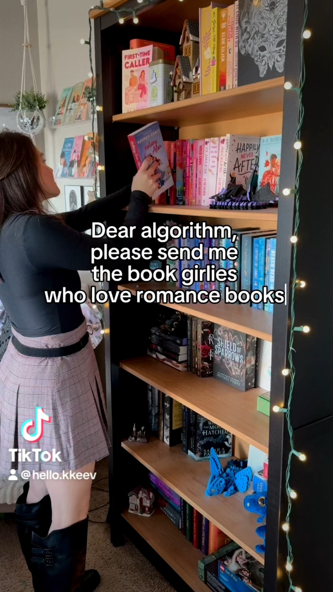 Dear algorithm please send me the romance book girlies. 🩷 

 #LTKootd #LTKHoliday #LTKFindsUnder50
