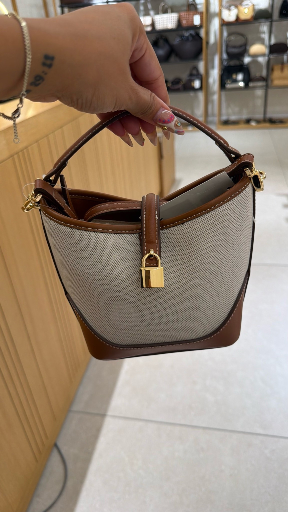 The cutest summer bucket bag that goes with everything!☀️

#LTKSeasonal #LTKSaleAlert #LTKootd