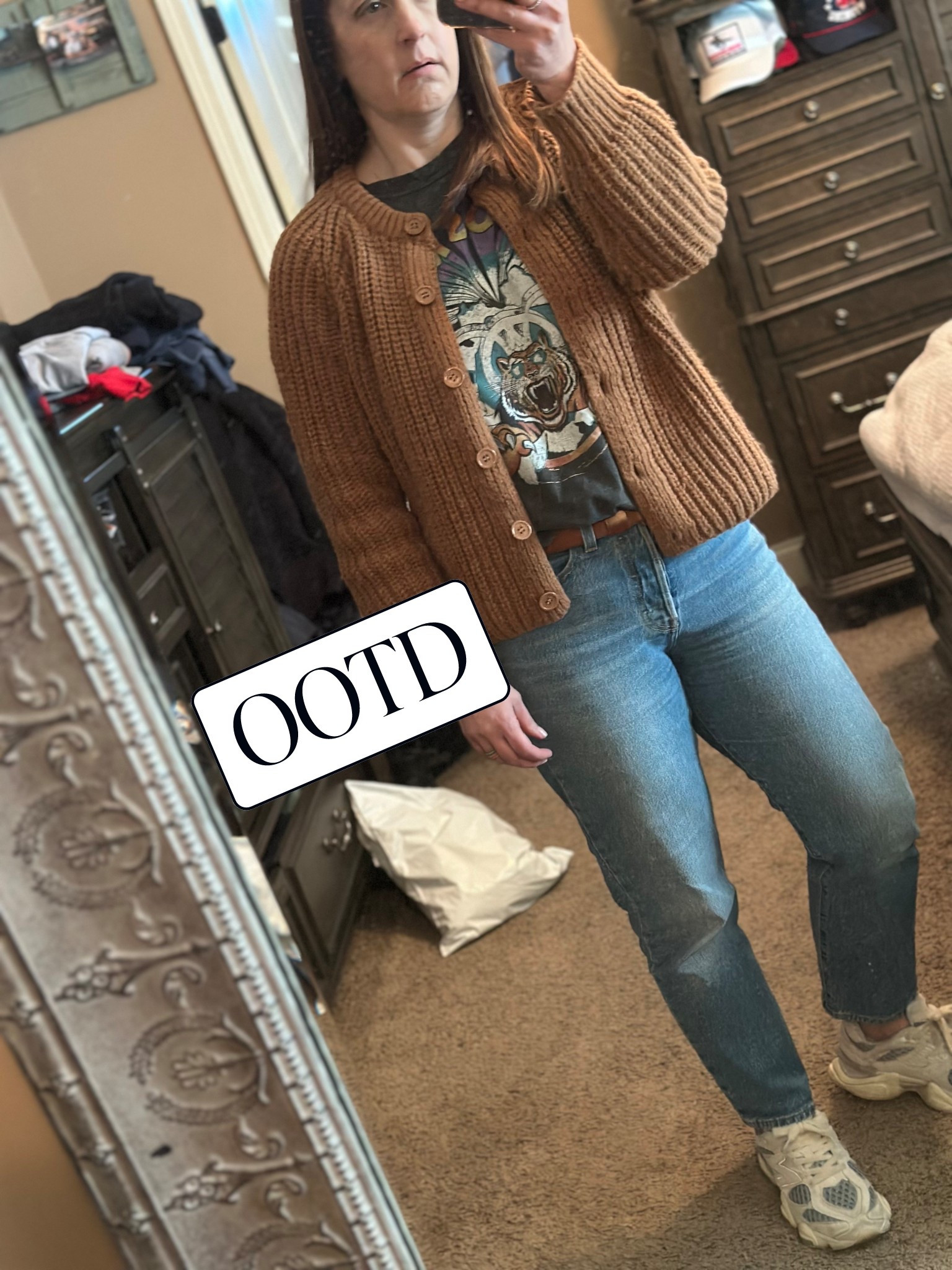 Monday WFH 👩‍💻 and playing catchup from last week’s travels. Sweater is 🔗  in my Amazon Storefront 

#LTKStyleTip #LTKOver40 #LTKShoeCrush