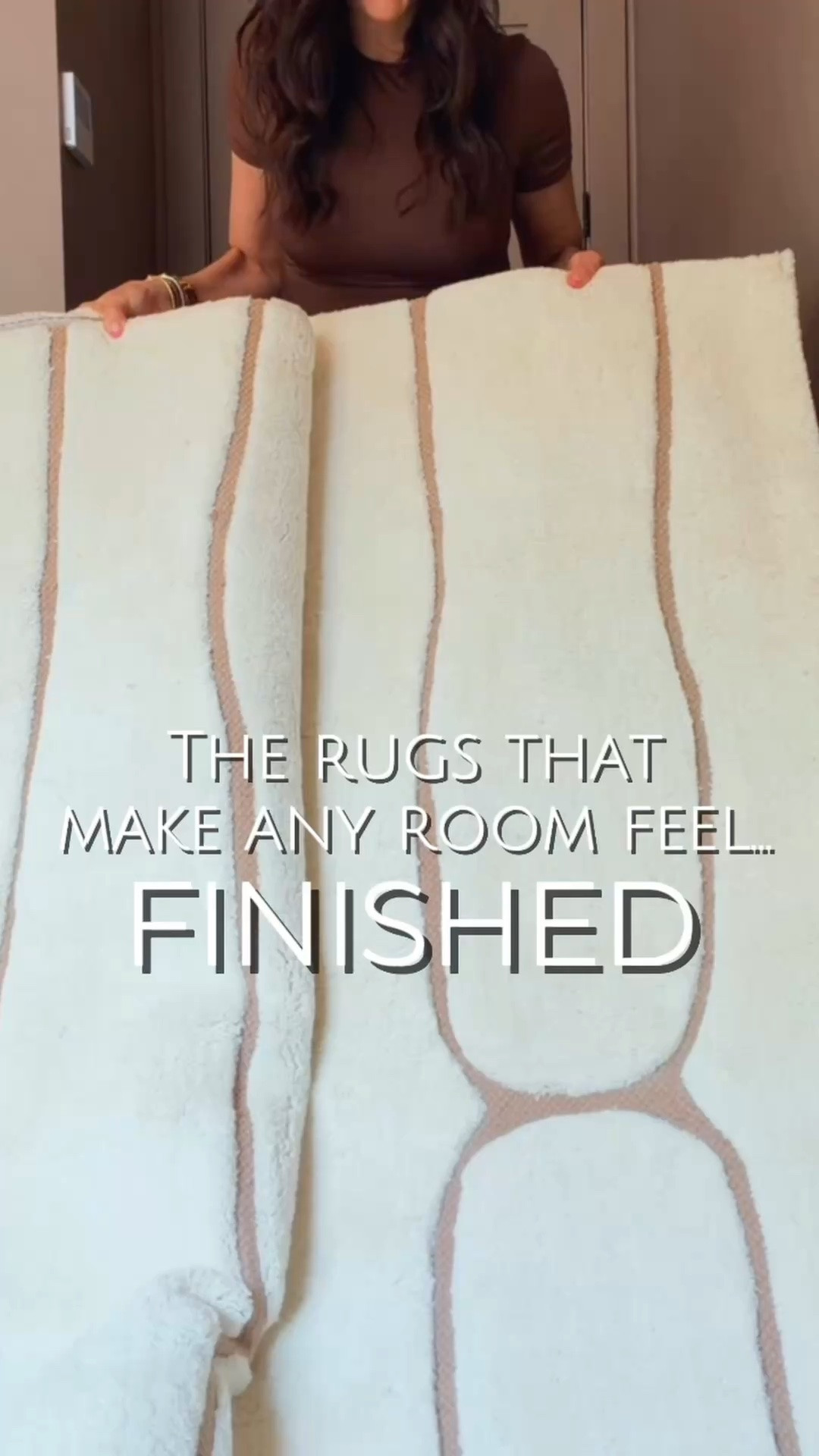 The rugs that make any room feel finished 😍🫶🙌

Area rugs
Neutral rugs
Interior design 
Modern area rug
Living room rug
Bedroom rug 
Plush rug

#LTKU #LTKHome #LTKdayinmylife