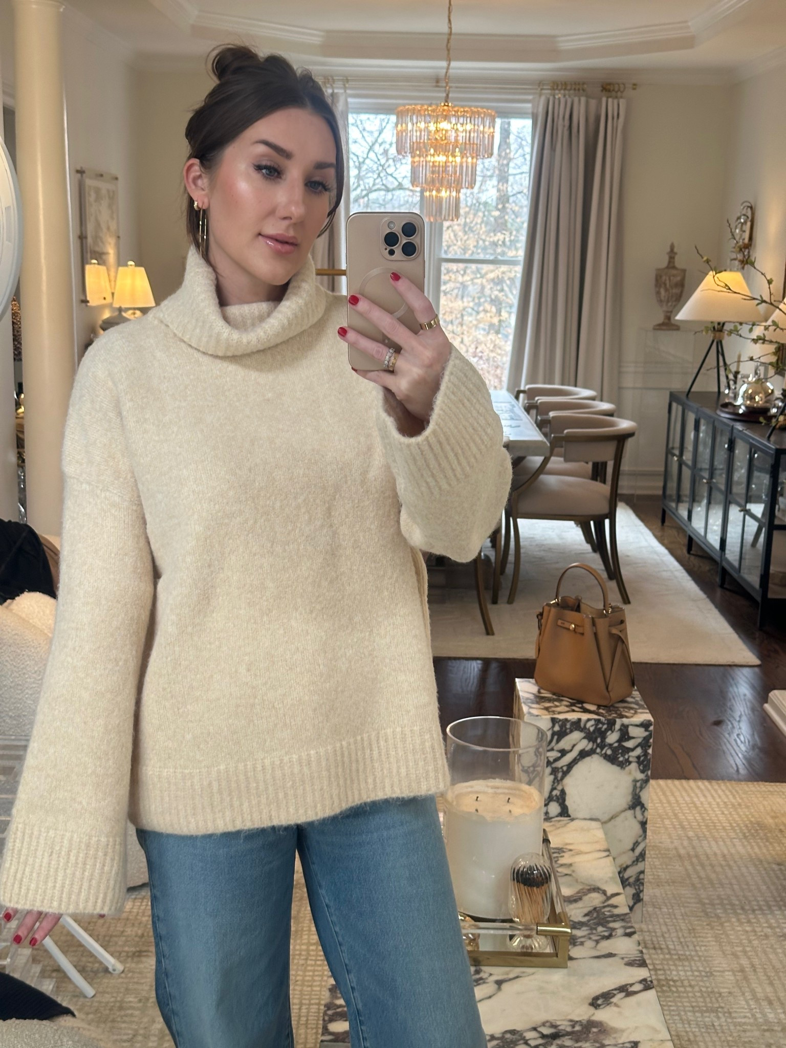 The perfect ivory turtleneck sweater is a closet staple. This one is so soft and cozy. ☁️
Fits slightly oversized for a classic look
Medium 

#LTKootd