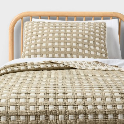 Twin Green Gingham Kids' Stitched Quilt Set - Pillowfort™ | Target