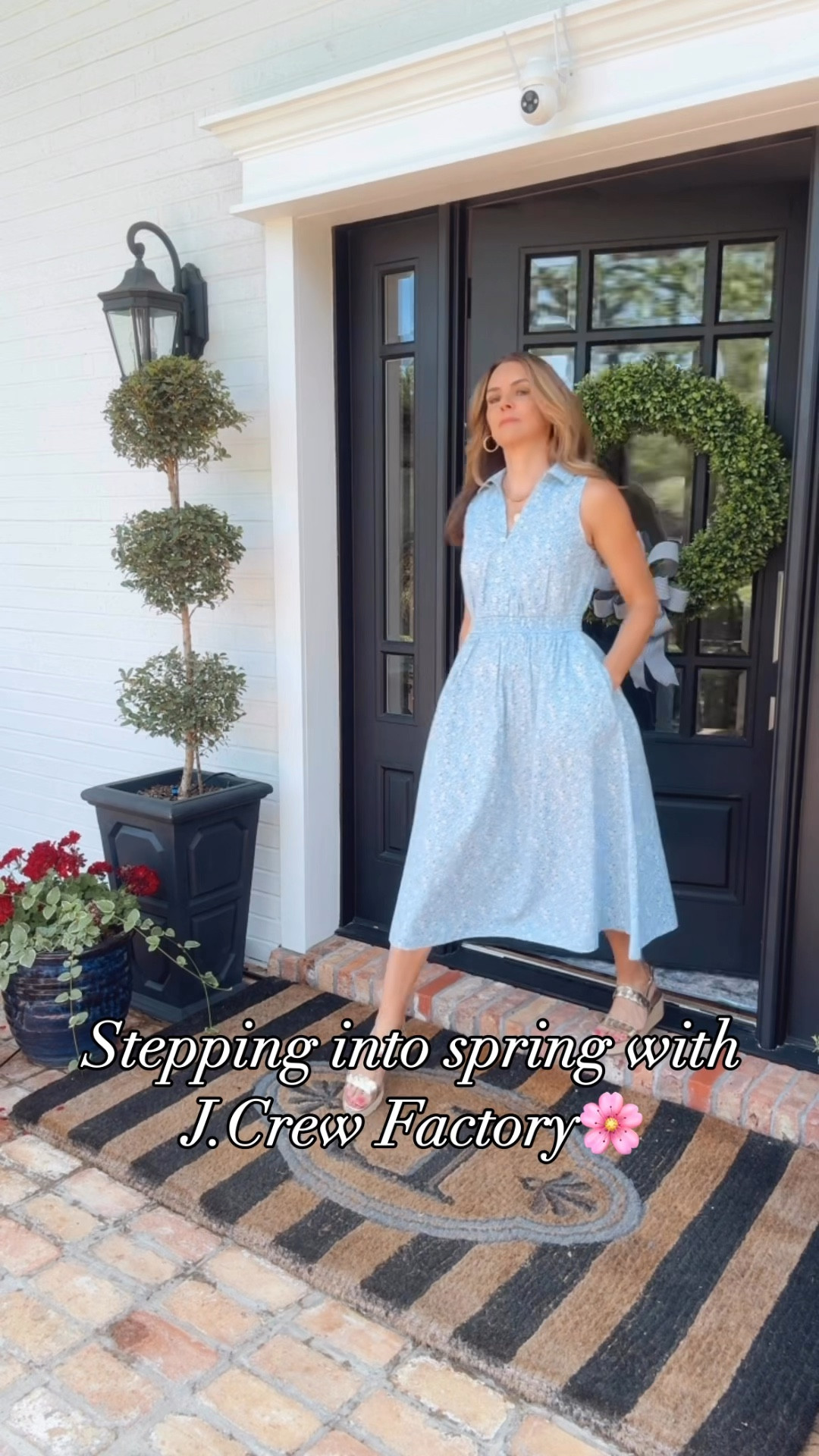 I spy spring trends from @jcrewfactory to try! Crisp white denim, pretty printed dresses, metallic wedges and linen pants. Which one is your favorite? #jcrewfactorypartner 