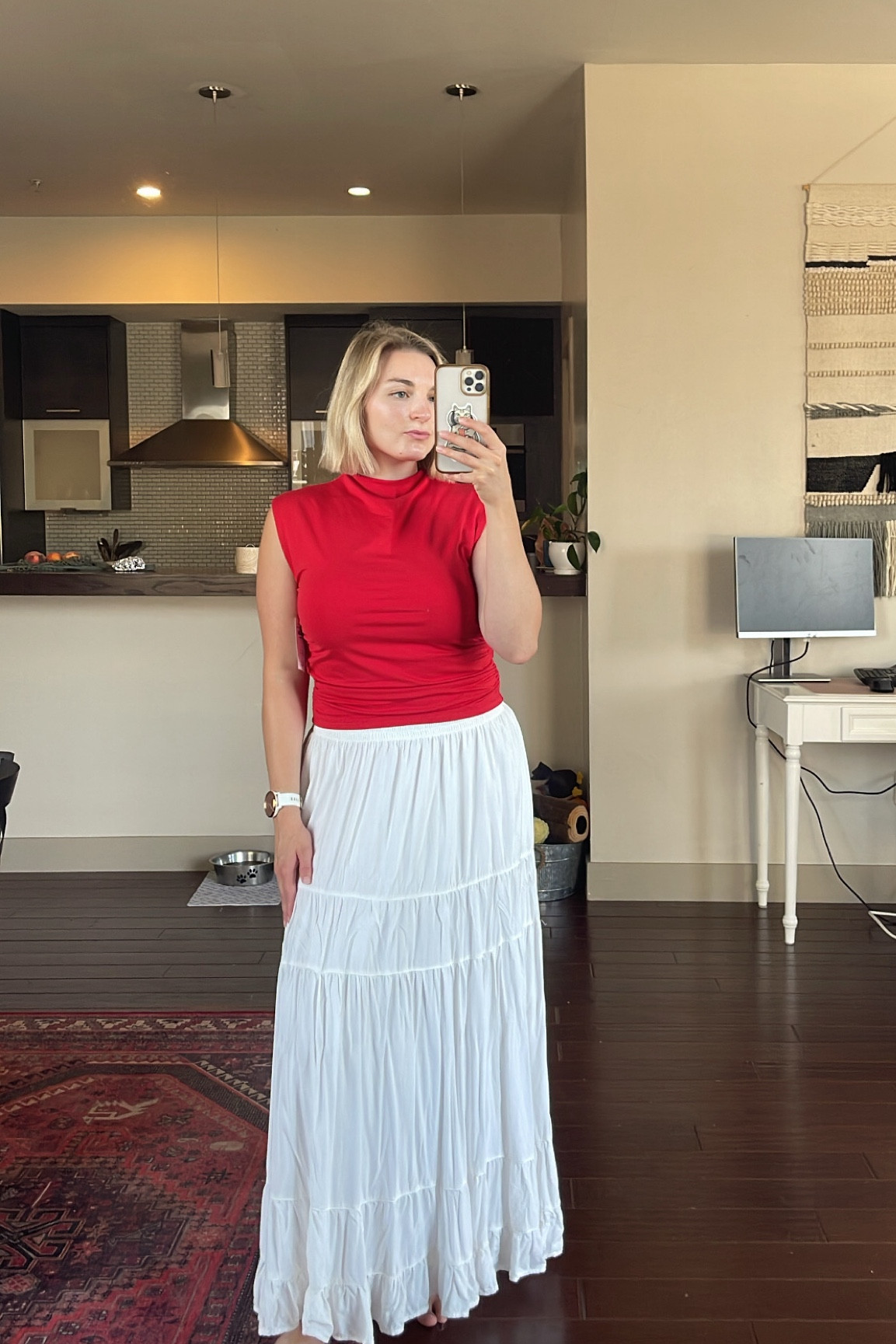 Bought this shirt for work and I really like it, but I don’t like the way it stretches across my bust. I think for girls without big boobs this top is so cute!