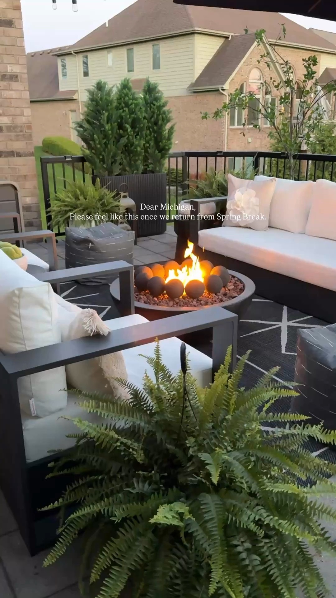 Please just don’t let me see a drop of snow again. 

#LTKSaleAlert #LTKHome #LTKSeasonal