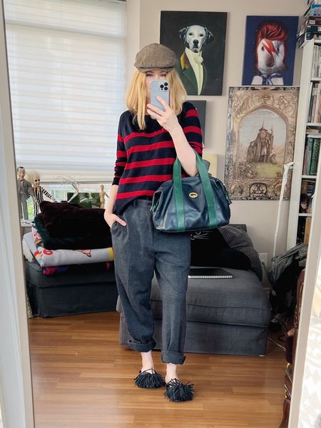A mixture of looks today with Uniqlo men’s ankle pants, a men’s hat, super lightweight knit, a vintage 70s bag, and some cute leather fringe slip-ons that look like bedroom slippers.
•
.  #StyleOver40  #vintagelongchamp  #torontostylist #fashionstylist #secondhandstyle  #thriftfinds #menswearinspired #thriftFind  #secondhandFind #thriftstyle #FashionOver40  #MumStyle #genX #genXStyle #shopSecondhand #genXInfluencer #genXblogger #secondhandDesigner #Over40Style #40PlusStyle #Stylish40s #styleTip  #StyleIdeas


#LTKunder50 #LTKFind #LTKstyletip