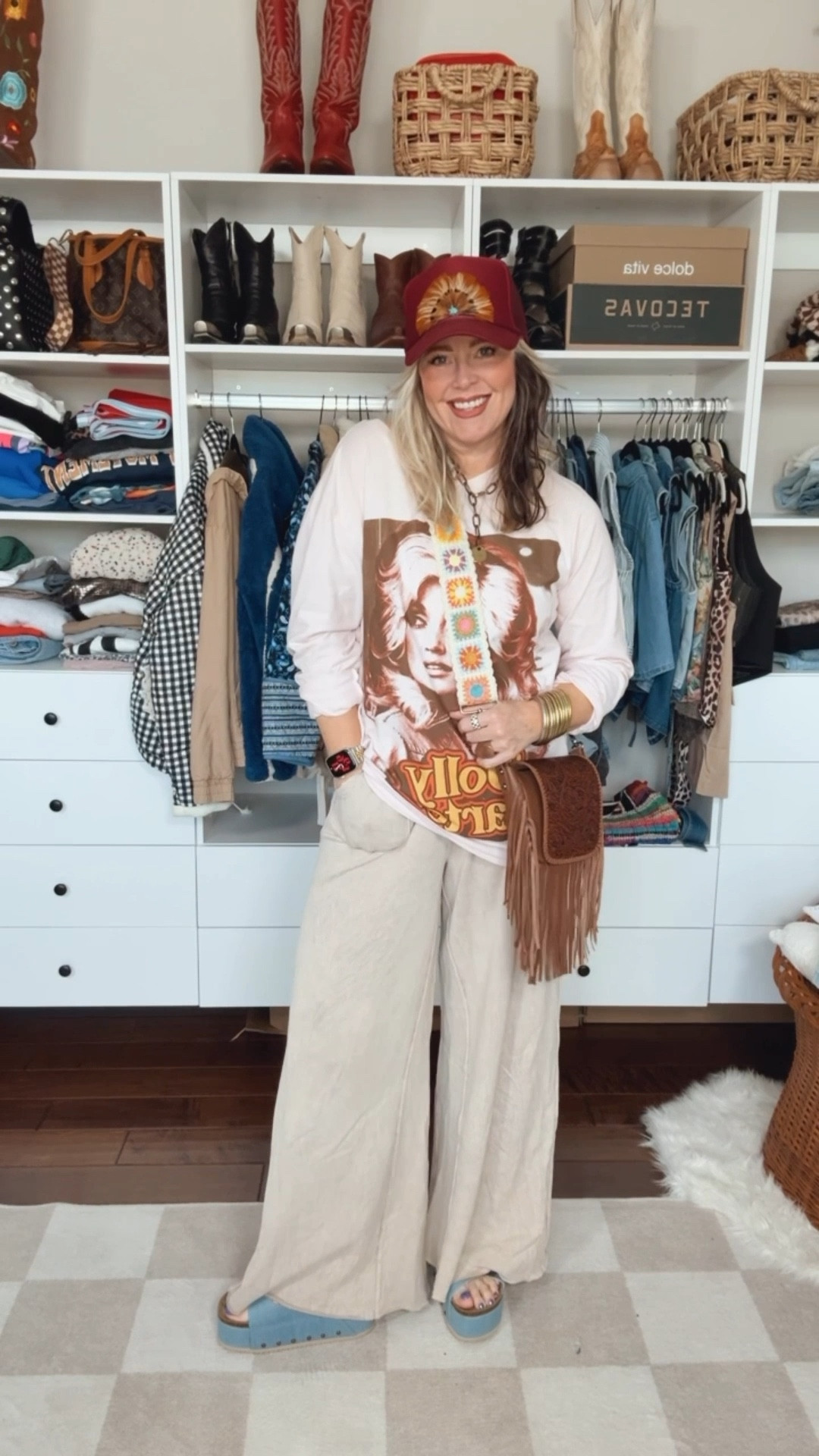 Comfy mom fit over 40 style! This Dolly tee is so CUUTE! I couldn’t pass it up and I’m wearing a large. 
My pants are @threebirdnest save with code MANDIE20MAULDIN (can’t link here)
🔗 Link to shop them 👉🏼
https://collabs.shop/ttdijr
✨Necklace & earrings save with code MANDIE20

#LTKOver40 #LTKStyleTip #LTKWatchNow