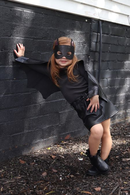 Girls bat costume

Cotton on kids / cotton on kids usa / cotton on / Halloween outfit / bat costume / vegan leather / vegan leather skirt / toddler girl outfit 

#LTKkids #LTKSeasonal #LTKHalloween