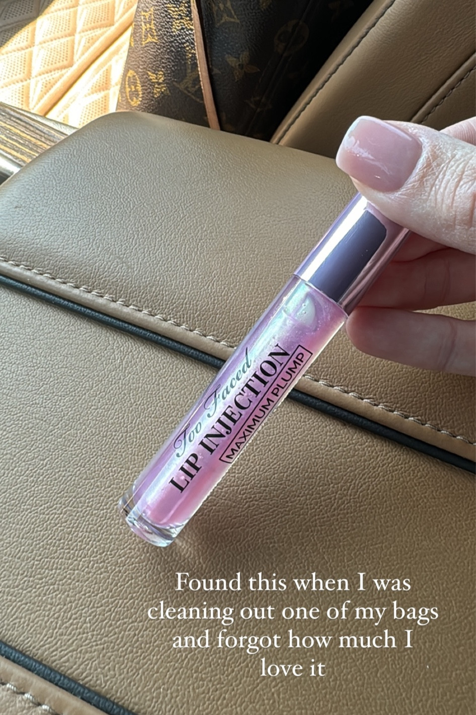 Forgot how much I LOVE this plumping lipgloss until I found it! 🩷

#lipgloss #makeup #lipstick #makeuproutine #beautyfavorite 


#LTKFindsUnder50 #LTKStyleTip #LTKBeauty