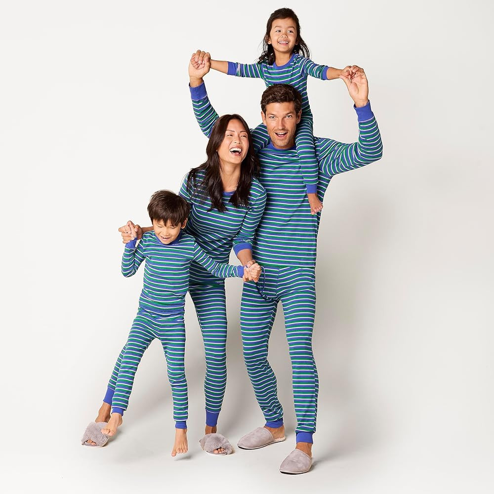 Amazon Essentials Holiday Family Matching Pajama Sets | Amazon (US)