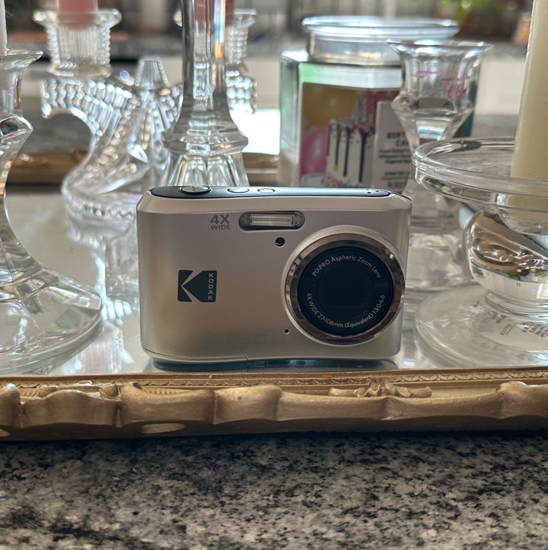 I love this camera so much! So nostalgic 🥰