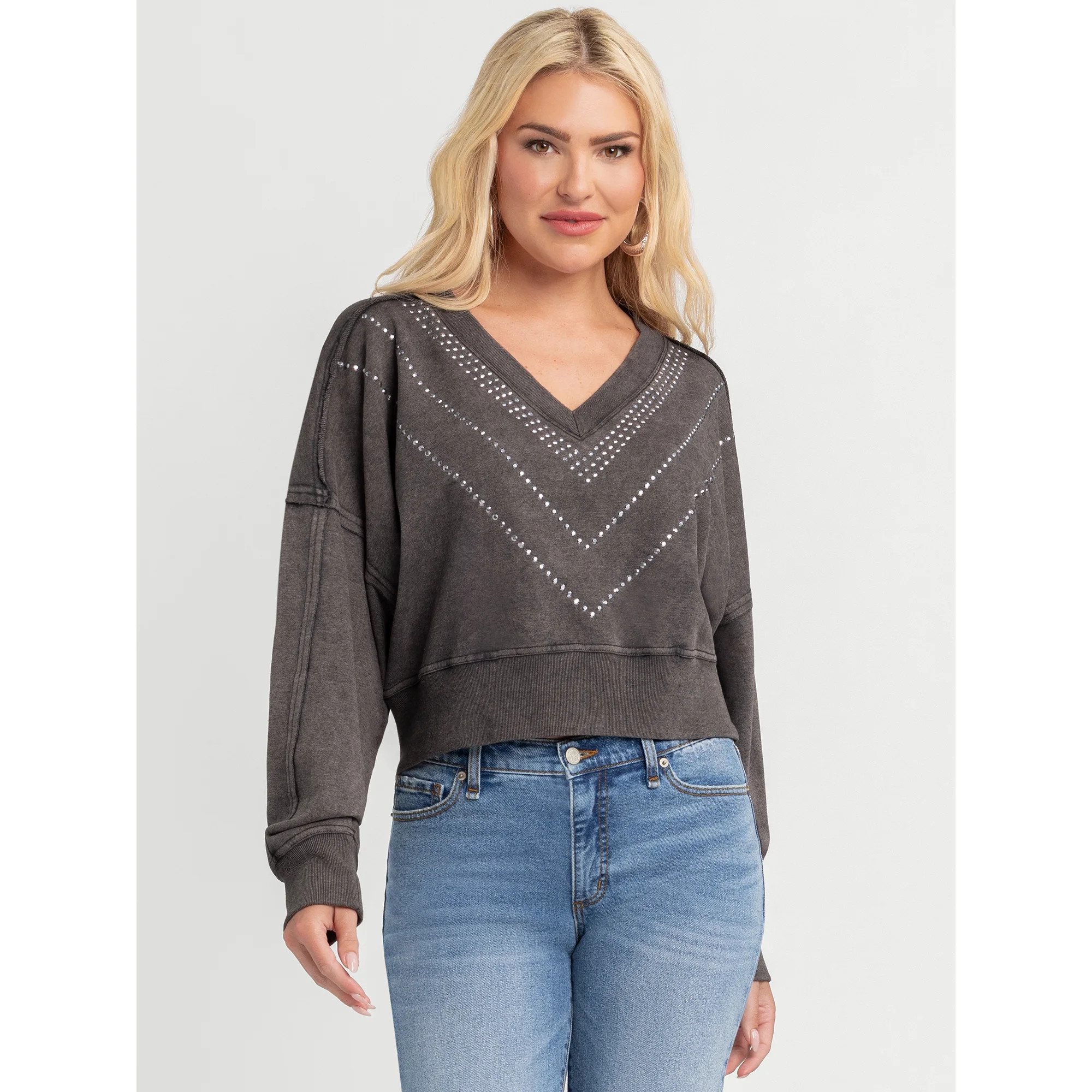Jessica Simpson Women's and Women's Plus Rahmona Studded V-Neck Pullover Top, Sizes XS-4X | Walmart (US)