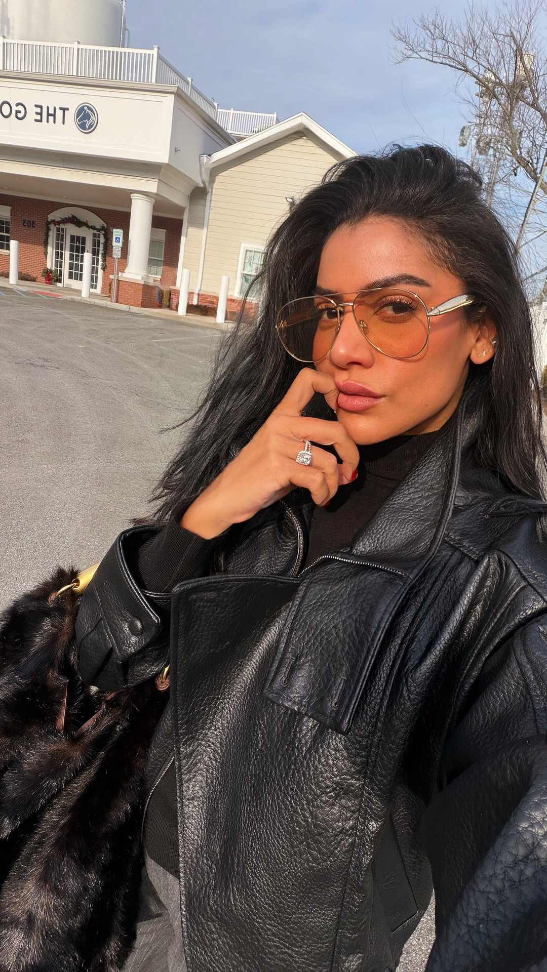 I wanted this black jacket so bad — and it was always sold out! 😭 If you, like me, waited FOREVER for Zara to restock… you better RUN 🏃‍♀️💨 because it’s back!!
And honestly… I have these turtleneck long sleeves in every color now 🤣 Loving the gold button details ✨

#LTKBeauty #LTKdayinmylife #LTKFindsUnder100