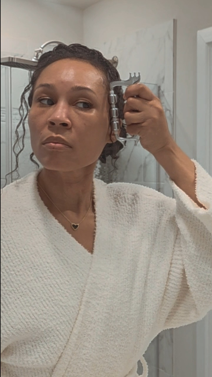 Amazon find I’ve been using in my nightly routine 😌 @Yeamon_Beauty gua sha + rollers. The cooling metal feels so good on my skin and I love using it to help with puffiness and support my lymphatic routine. Simple, consistent, and it fits my self-care vibe.

#ad #glowyskin #puffiness #antiaging
#faceyoga #naturalbeauty


#LTKBeauty #LTKselfcare #LTKOver40