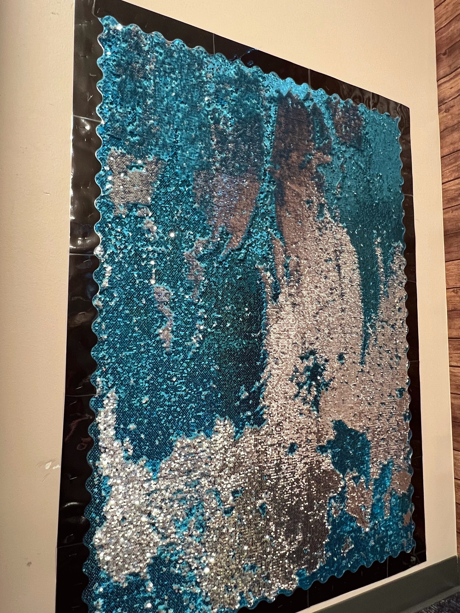 DIY sensory sequin wall! 😍 Simply staple to the wall, add a border around the edges…and IT’S DONE!!!