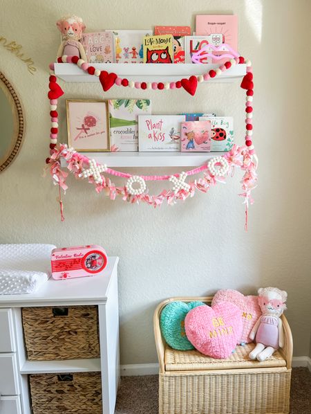 Valentine’s Day Bookshelf 

#LTKSeasonal #LTKfamily #LTKkids