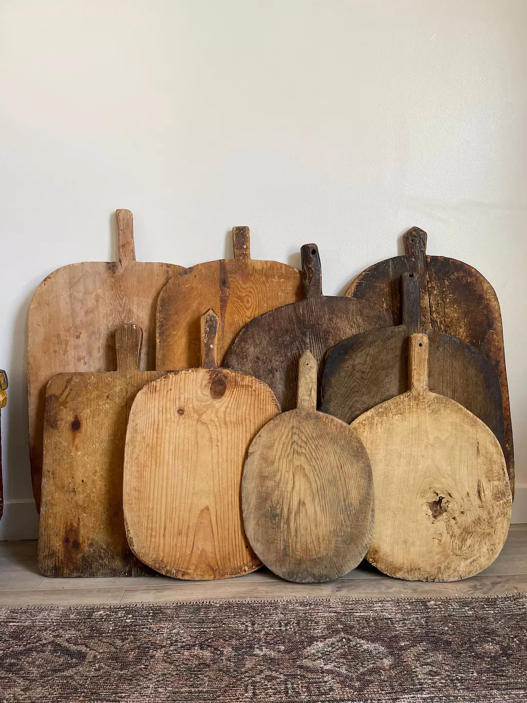 15+ Ways to Display Rustic Breadboards