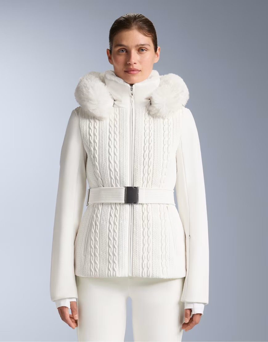 OYSHO – Sehr schmal geschnittene, wasserdichte Skijacke mit Primaloft®-Isolierung in Wollweiß | ASOS (Global)