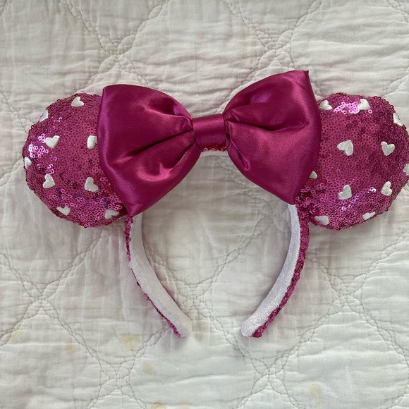 Disneyland Valentine’s Day ears. New without tags never worn. | Poshmark