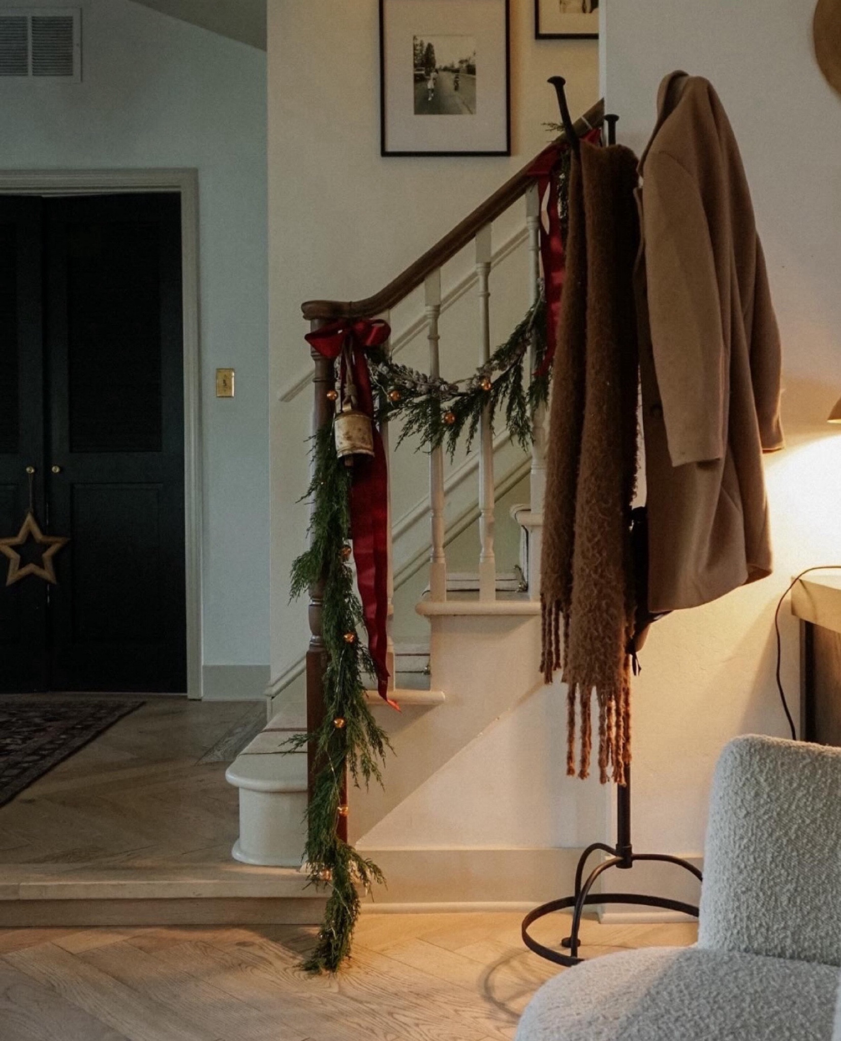 Christmas garlands for different budgets 🎄
-
Holiday decor. Christmas decor. 

#LTKHoliday #LTKHome #LTKSeasonal