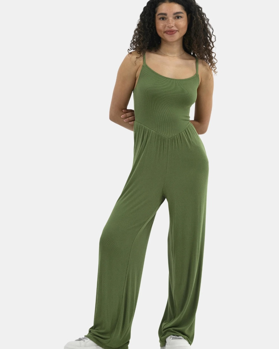 Cute little throw on outfit! Comfy clothes 

#LTKMidsize #LTKSeasonal #LTKStyleTip