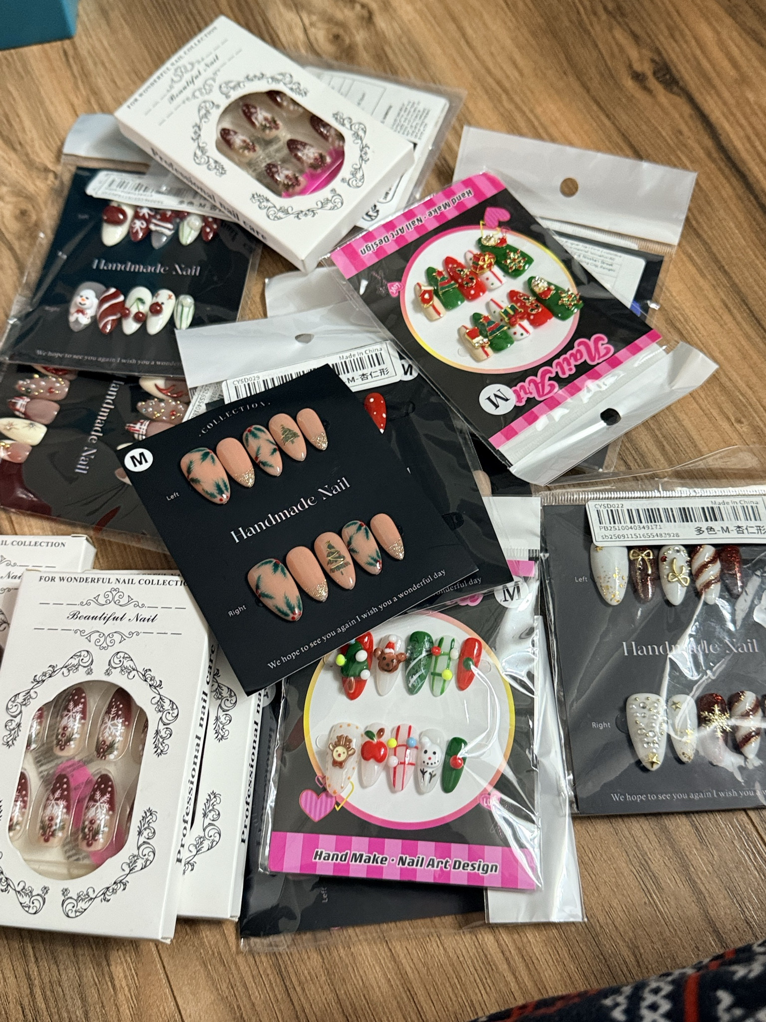 Christmas nails are ON and they’re so cute and festive 😍💅🏾
Linked all my favorite sets and press-ons on LTK for the holiday season!

#blackfridaydeals #blackfridaysale #christmasnails #holidaybeauty #LTKbeauty #LTKholiday #ShoppingWithPriiincesss #Atlantamom #Atlantabloggers #Atlantablogger #AtlantaCreator #Atlantacontentcreators #Atlantacontentcreator

#LTKSaleAlert #LTKHoliday #LTKCyberWeek