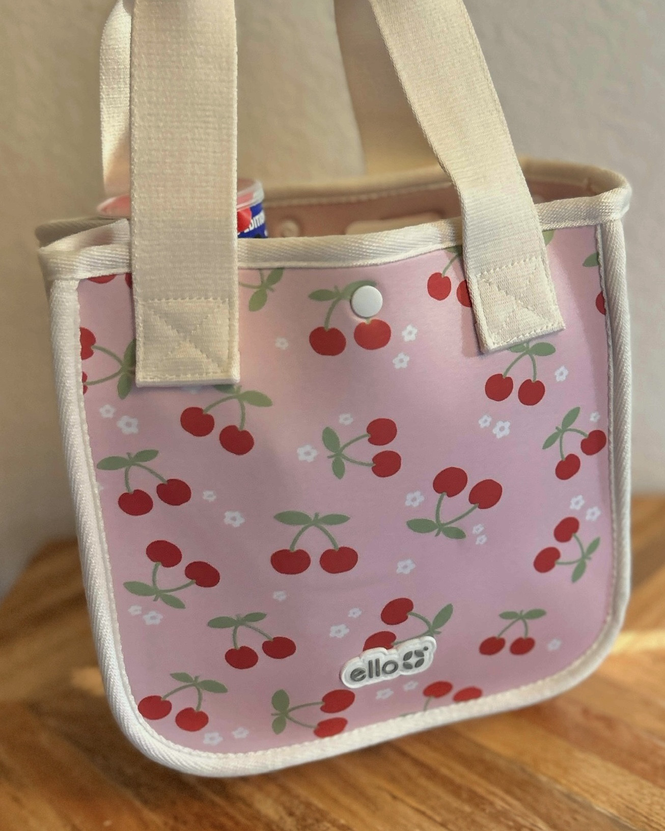 Teacher appreciation gift inspo!! Perfect for last minute grab. Don’t forget to add your teachers favorite snacks and hand made card from the kiddo! 

#LTKGiftGuide #LTKKids #LTKSeasonal