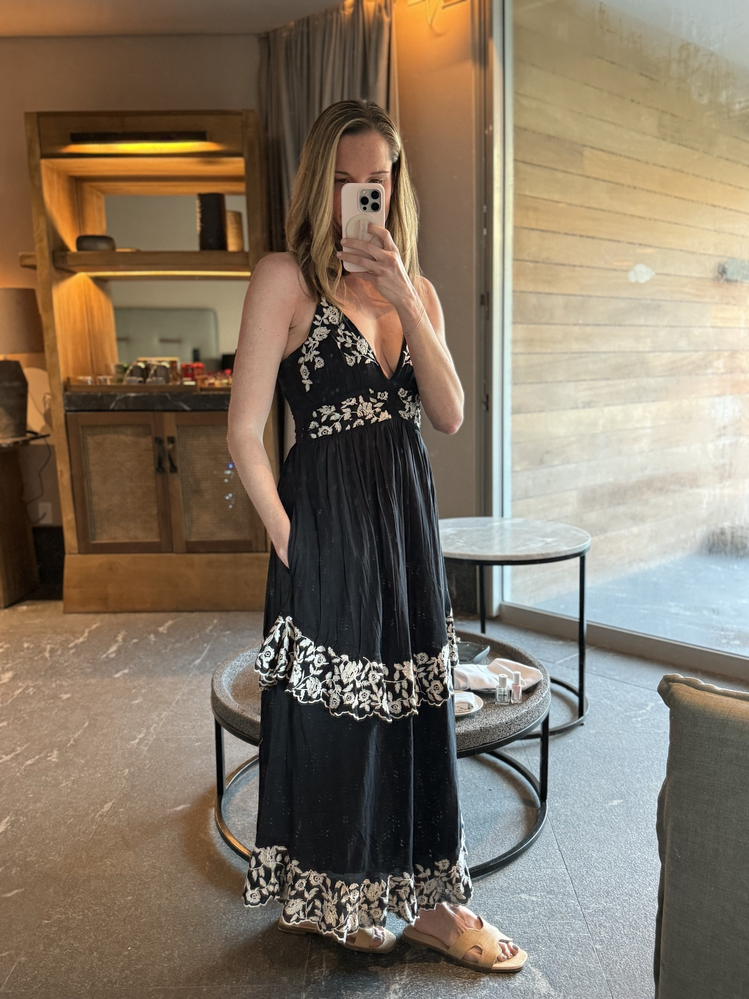 Abercrombie day to night in black & white 🤍🖤
Medium in Skirt/Bra
Small in Dress 

#LTKtravel #LTKfitness