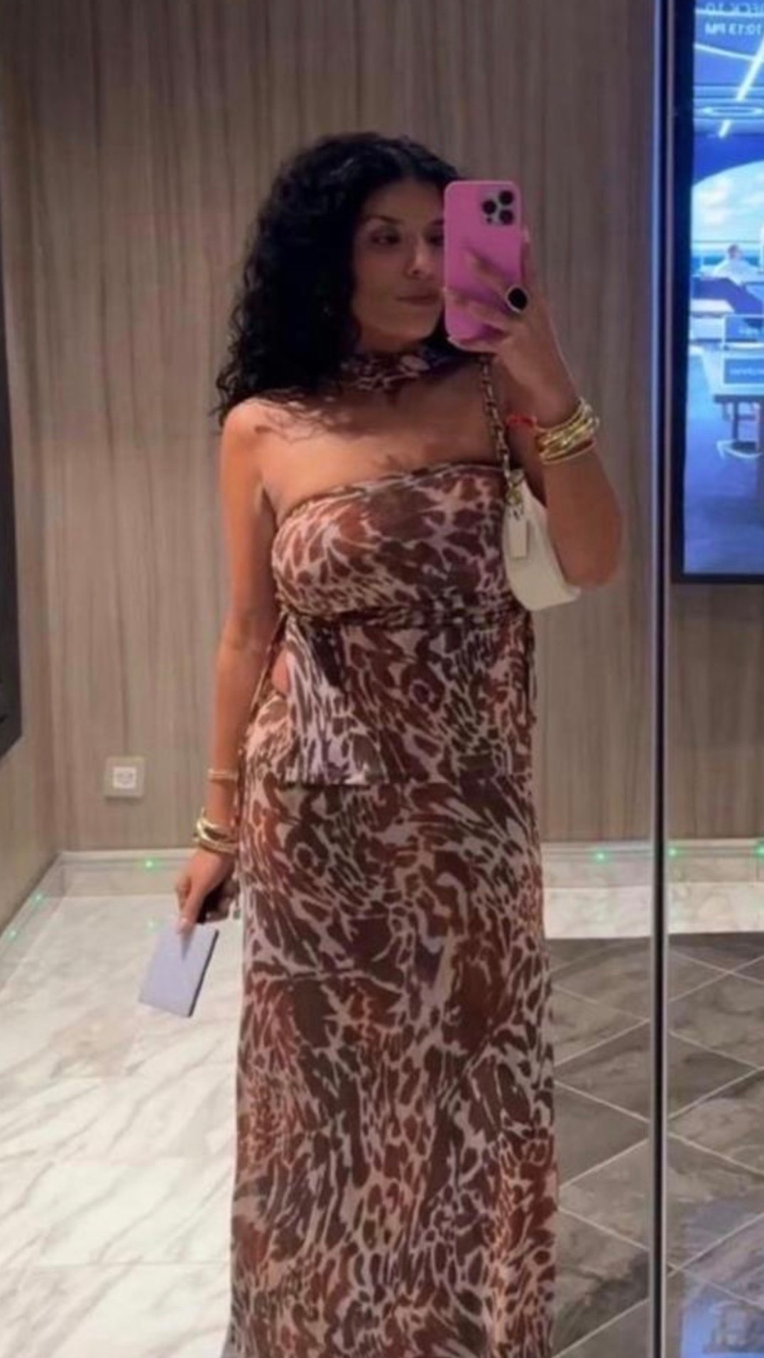 Animal print is having its moment 🤎 This strapless maxi dress paired with a matching neck scarf, neutral sandals, and a mini shoulder bag makes such a chic statement for dinner or a night out.

#AnimalPrintDress #MaxiDress #StraplessDress #PrintedDress #AnimalPrint #NightOutStyle #DinnerOutfit #GoingOutLook #StatementDress #NeutralStyle #ShoulderBag #SummerDress #VacationStyle #DressInspo

#LTKdayinmylife #LTKootd #LTKSeasonal