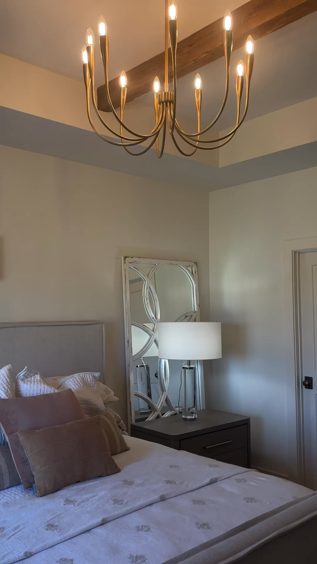 Bedroom fall detail 

#LTKHome #LTKselfcare #LTKstorytime